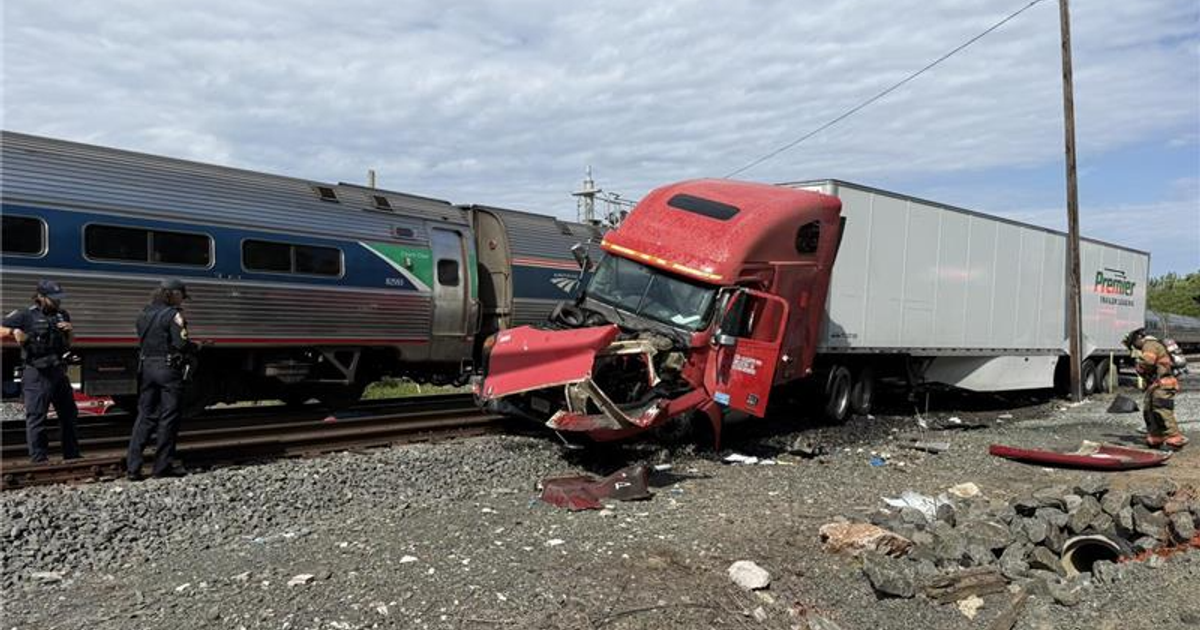 Amtrak passenger train moving again after hitting tractor-trailer in downtown Durham