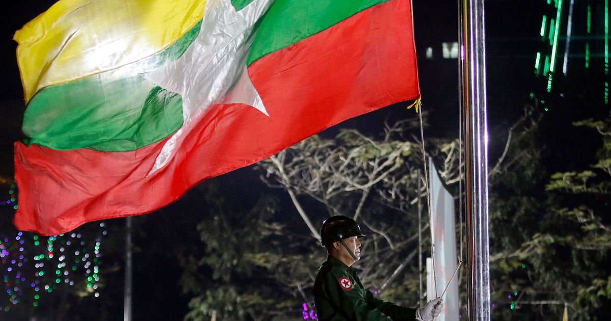 Myanmar military using paramotors and gyrocopters for aerial attacks on(00)