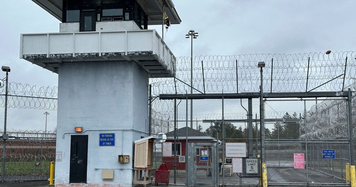 Former prison guard pleads guilty to manslaughter in New York inmate's fatal beating