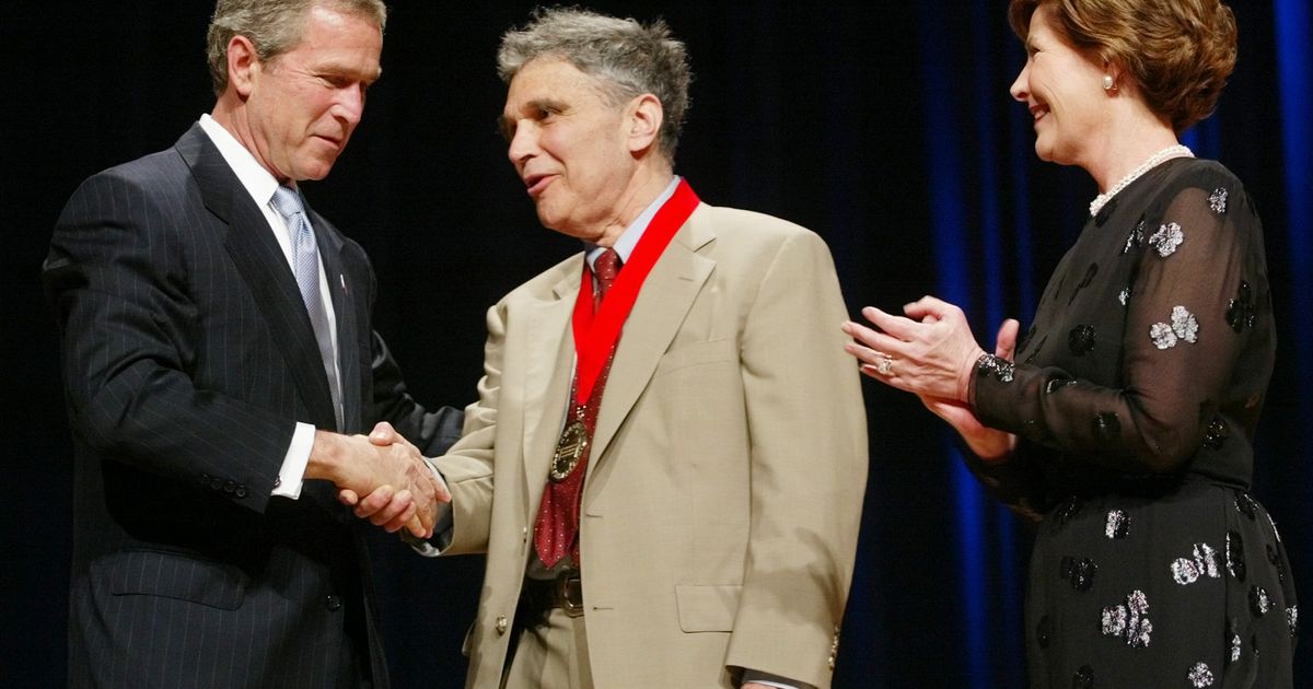 Psychiatrist Robert Coles, Pulitzer Prize-winning author who championed needs of children, dies