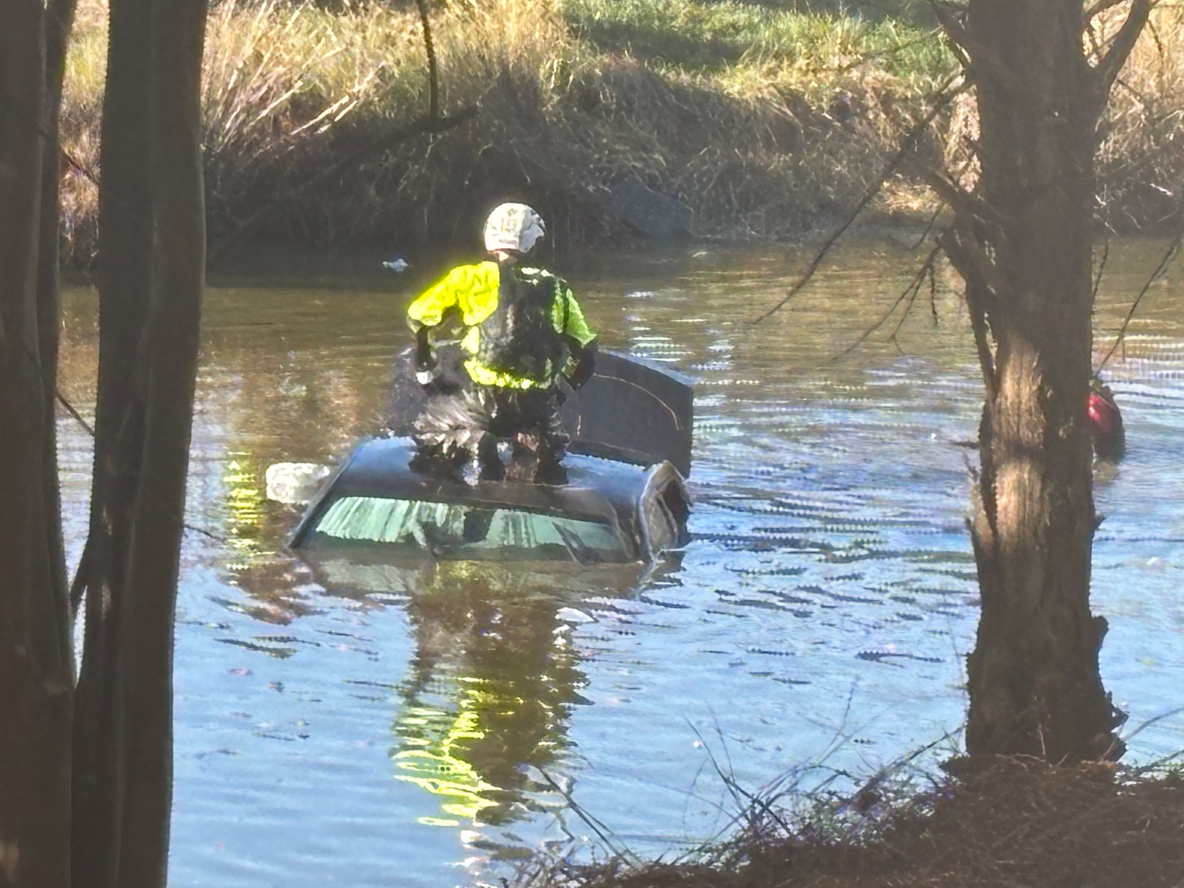 Crews pull car from Durham pond near Streets at Southpoint, no one ...