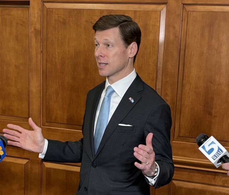 Amid budget cuts, UNC’s Roberts defends athletics spending: Amid budget cuts, UNC’s Roberts defends athletics spending:
