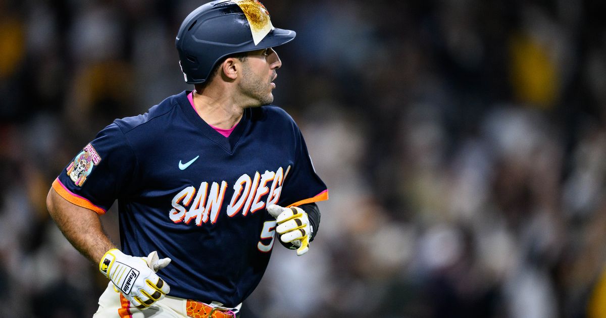 Laureano, Machado, Castellanos homer in the Padres' 7-3 win over the Athletics