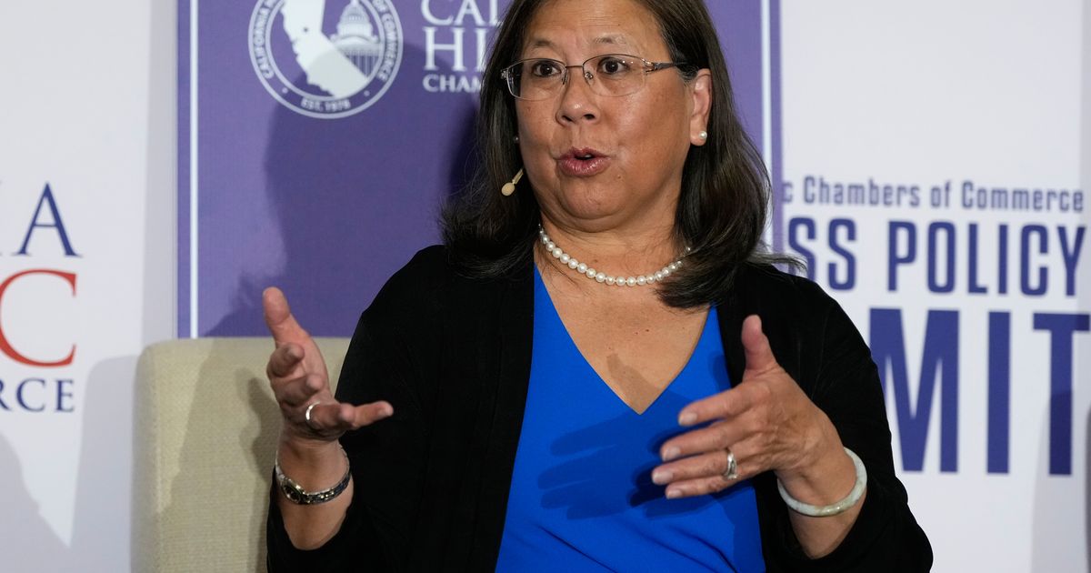 Another Democrat exits crowded campaign for California governor