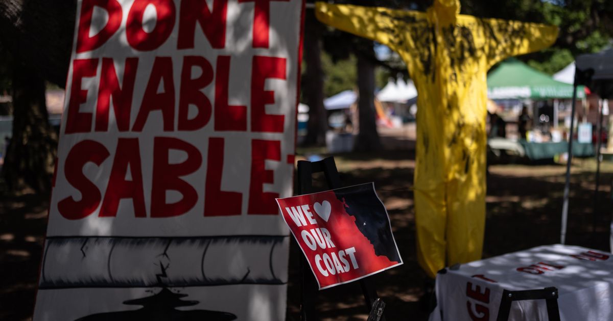 California’s fight over pipeline tests state’s right to push back against Washington during war