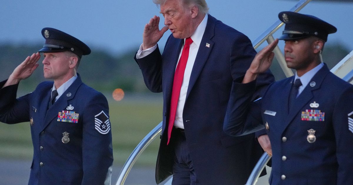 The Latest: Trump is attending NBA Finals Game 3 between Knicks and Spurs with increased security