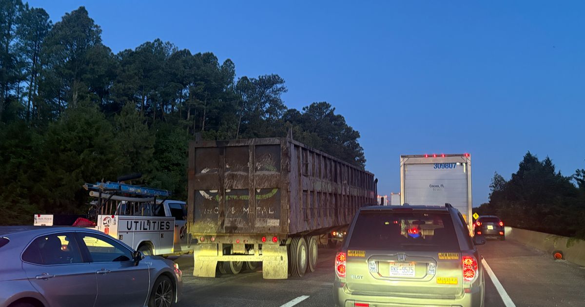 Crash closes part of I-40 West in Durham