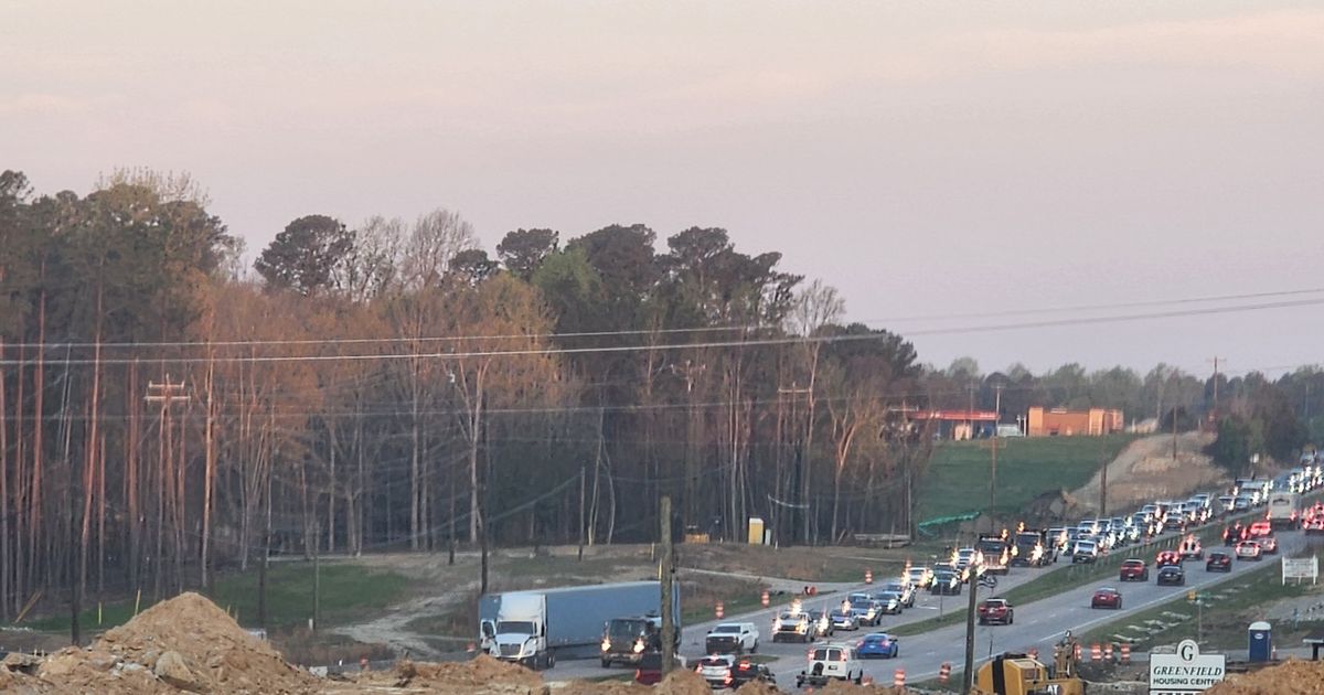 Tractor-trailer blocks lanes on US 70 near Garner