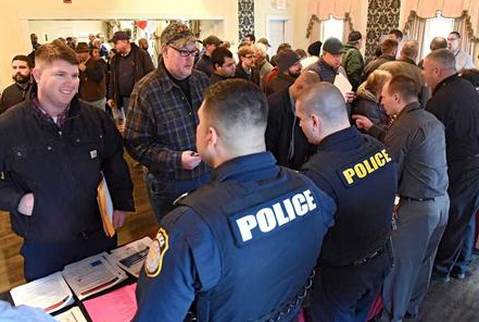Triangle law enforcement looking to hire hundreds at Raleigh expo