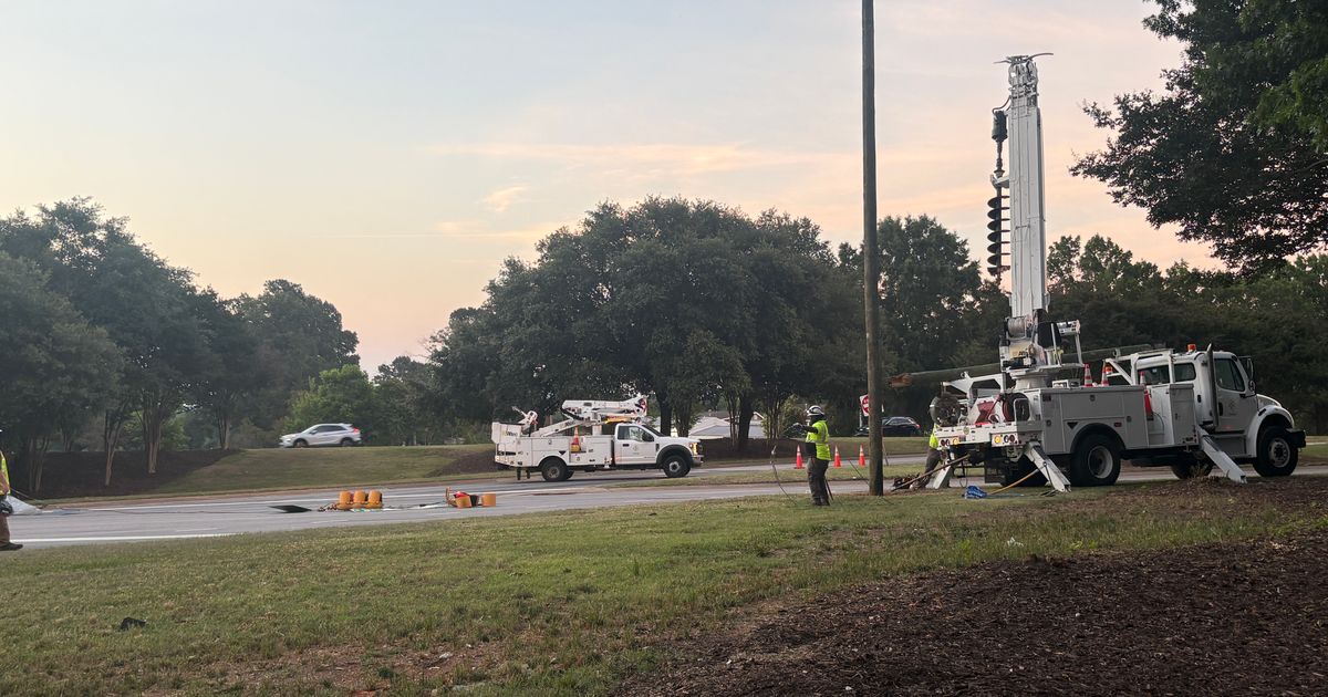 S. Saunders Street reopens in Raleigh after car crashes into utility pole