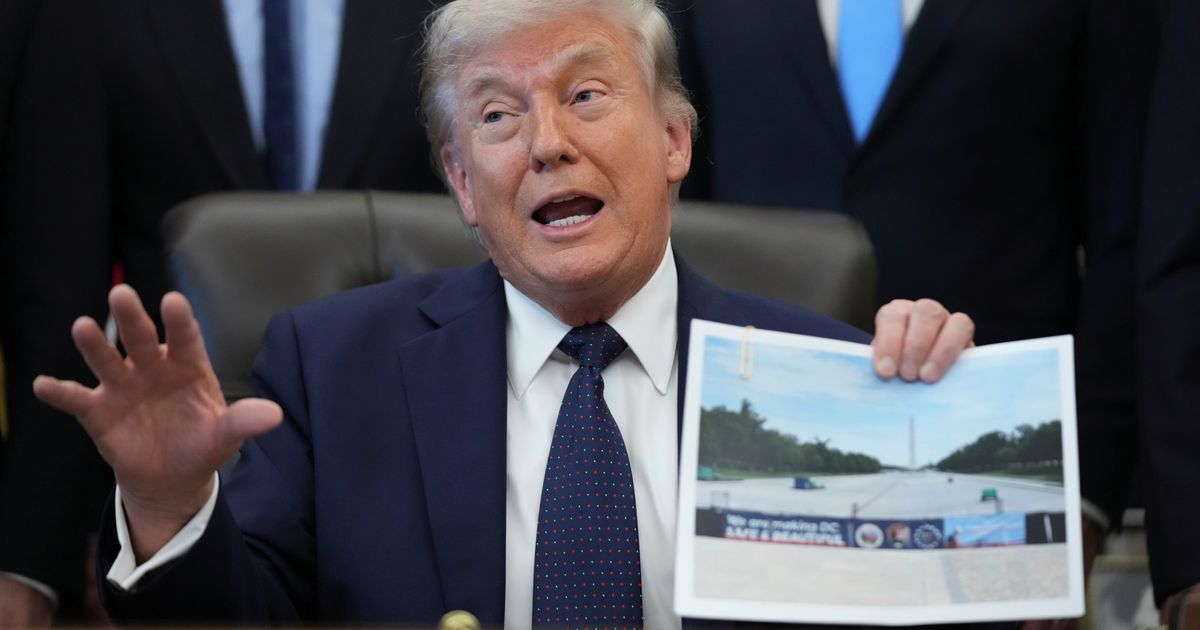 Lincoln Memorial Reflecting Pool gets a blue coating as Trump tackles renovation project