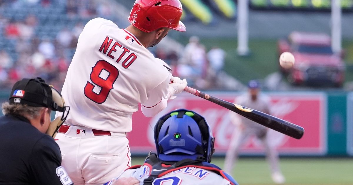 Zach Neto homers twice in the Angels' 9-6 victory over the Rangers