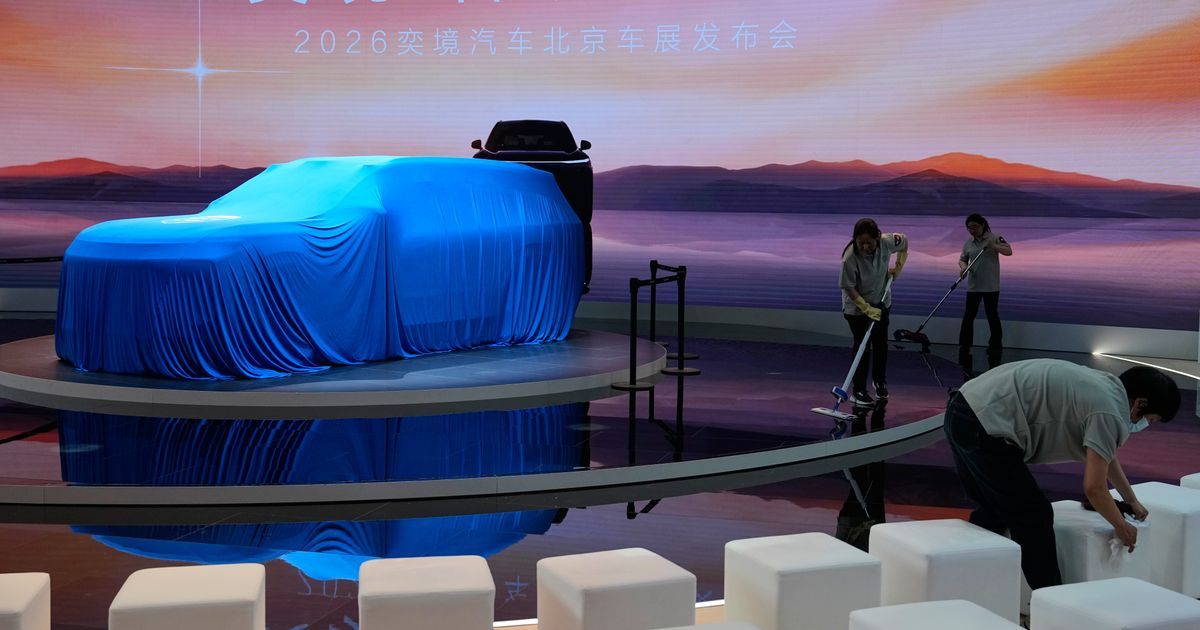 Photos show China’s automakers unveiling the future of driving at Beijing auto show