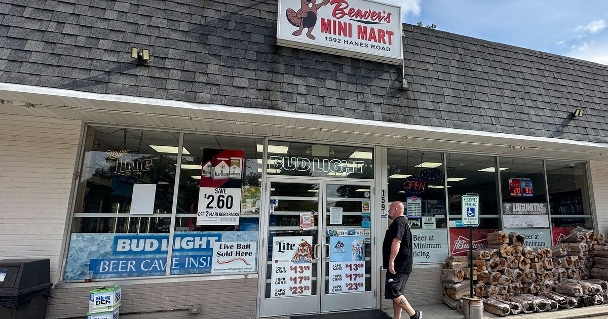 A customer walks into Beaver's Mini Mart in Beavercreek, Ohio, Friday, Aug. 14, 2026. (AP Photo/Julie Carr Smyth)