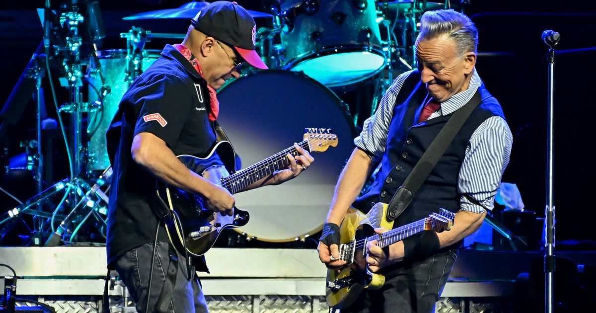 Bruce Springsteen calls out the White House and announces a protest festival