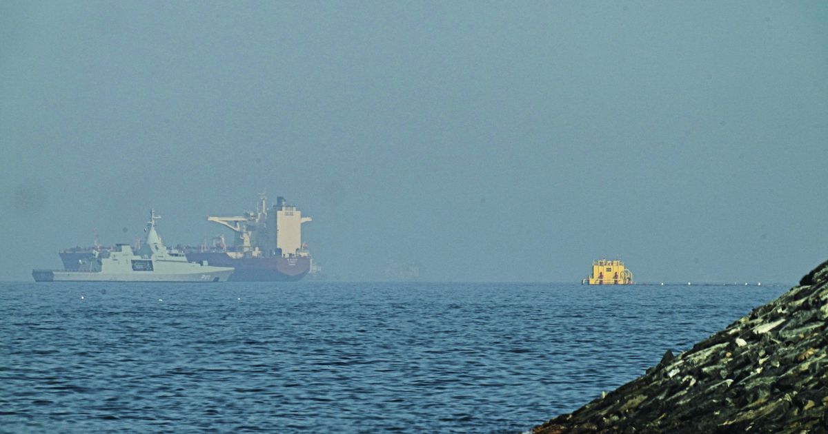 US warns shipping firms they could face sanctions over paying Iranian tolls in the Strait of Hormuz