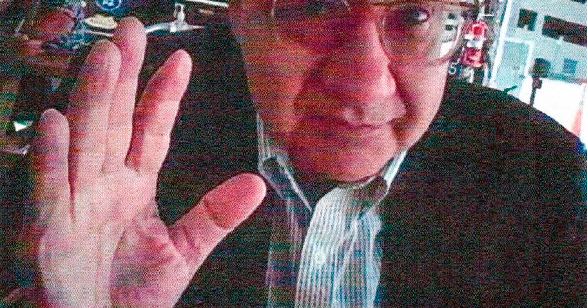 Prosecutors seek to strip U.S. citizenship from diplomat-turned-Cuban spy