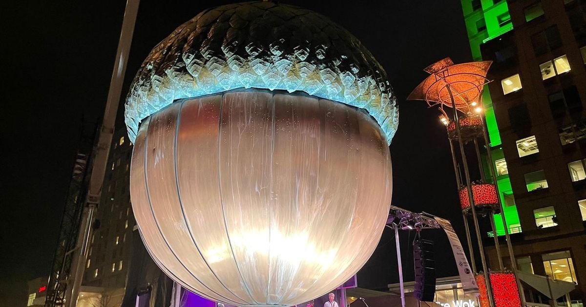 Giant acorn gets ready for WRAL First Night Raleigh