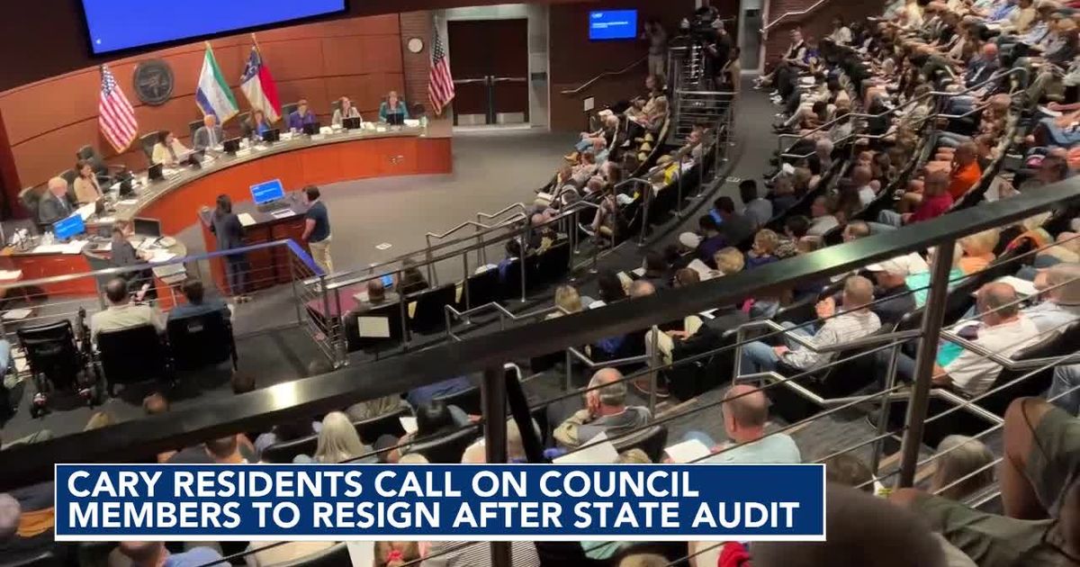 Cary residents call for town council's replacement in first public meeting after audit