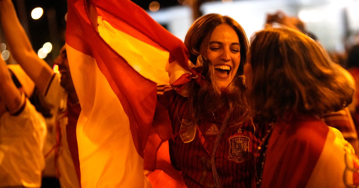 Spain’s World Cup champions head home for a royal welcome and a parade through Madrid