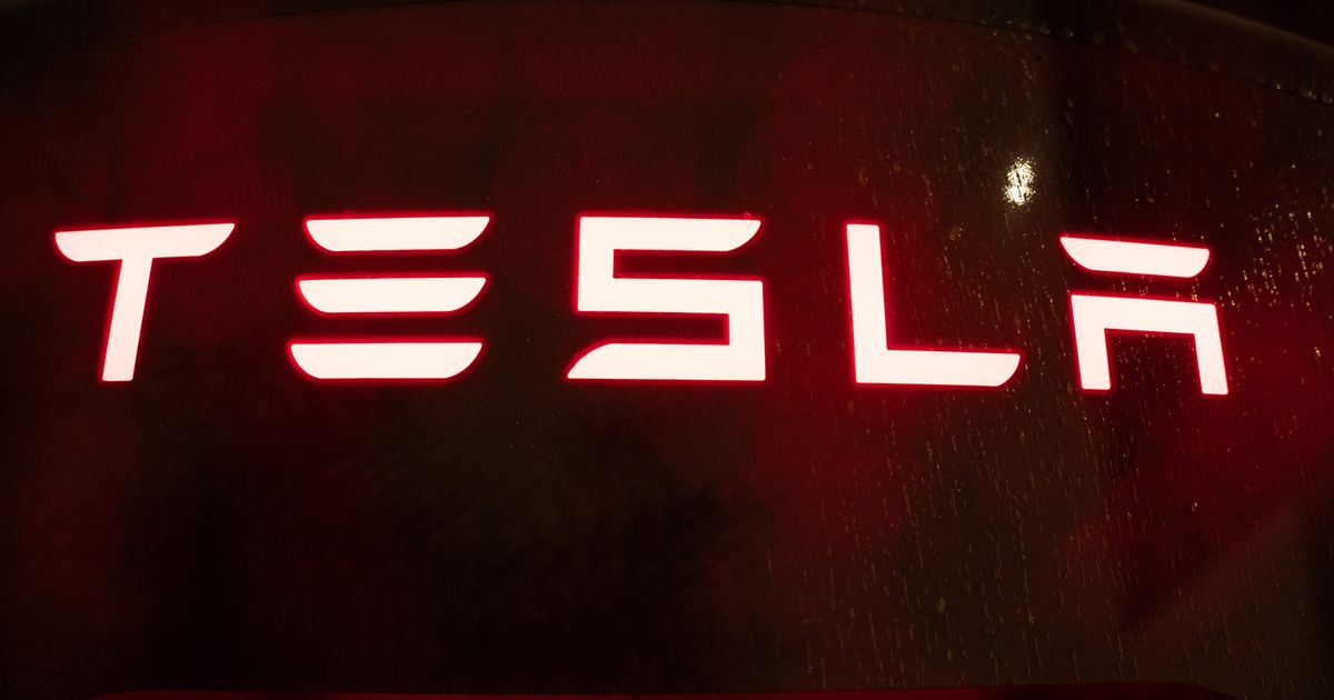 Tesla profits rose in the first quarter as Musk teases debut of new Roadster