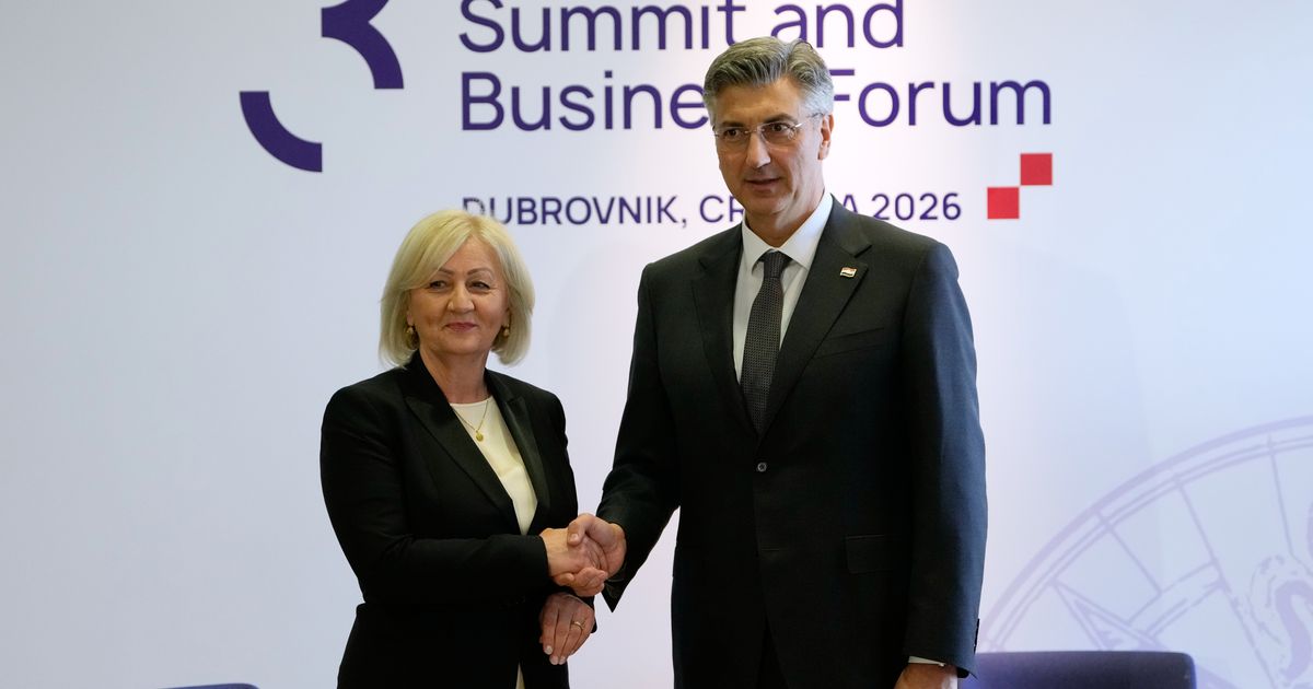Croatia, Bosnia sign pipeline deal to reduce dependency on Russia