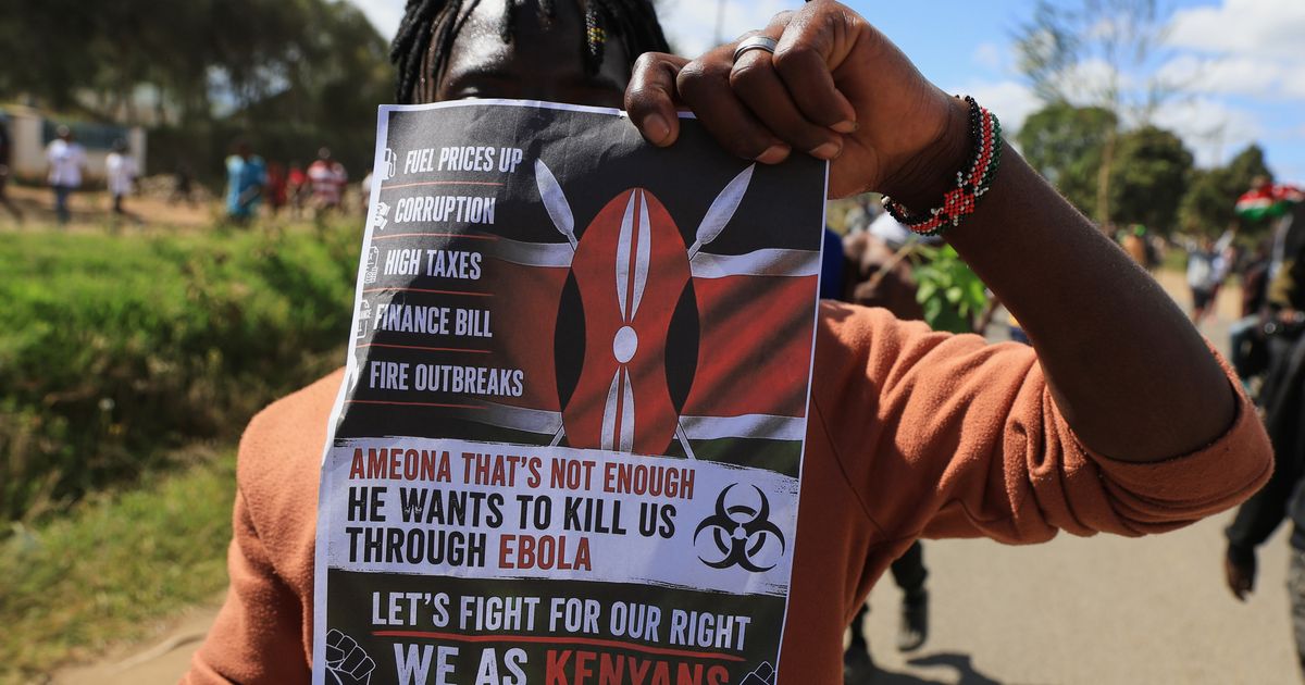 Kenyan president defends US Ebola quarantine center amid protests