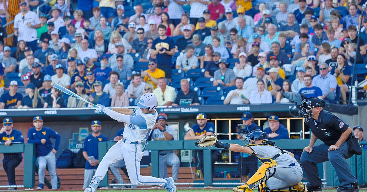 North Carolina gains inside track to College World Series finals with 5-2 win over West Virginia