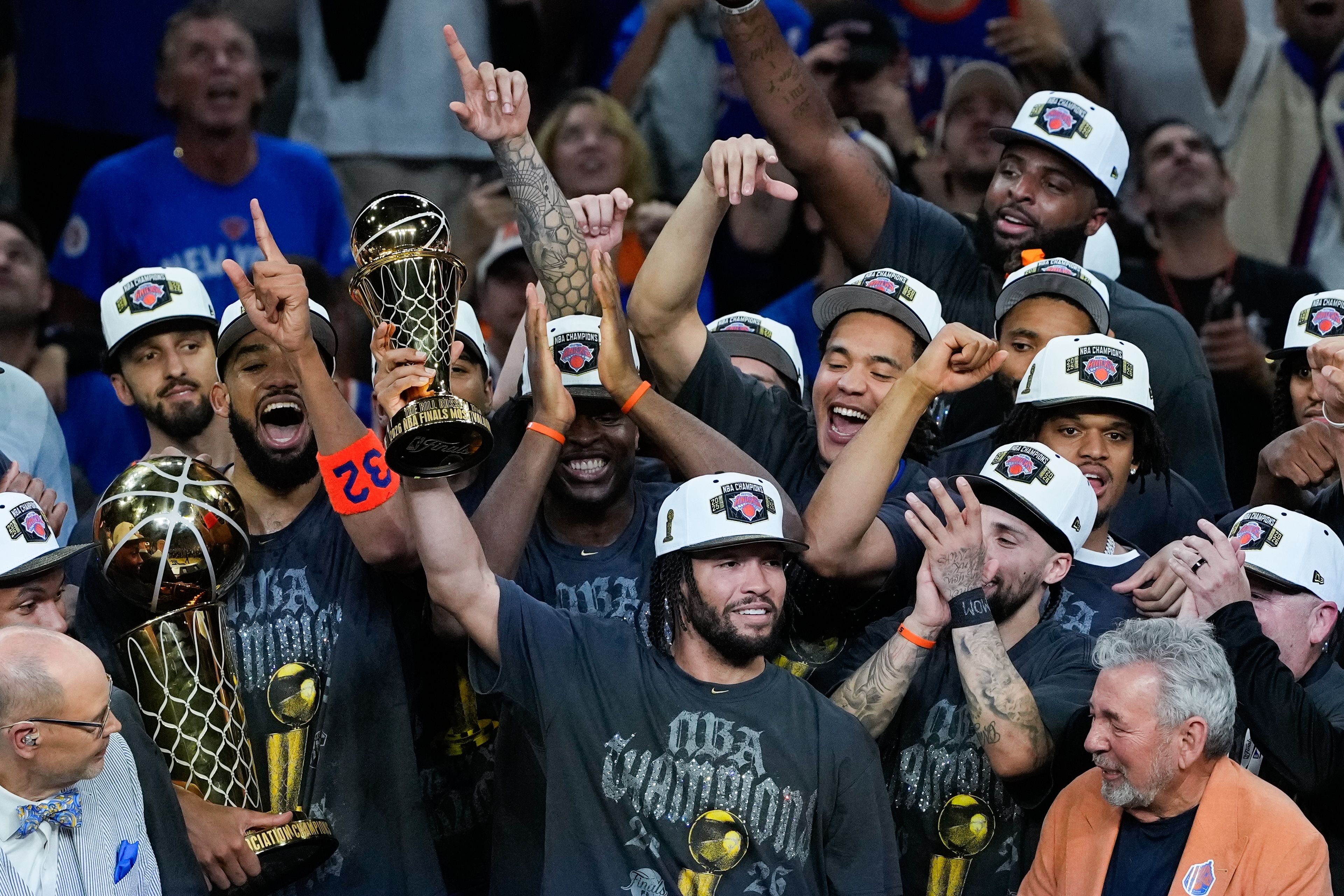 Knick NBA title - clinching victory over Spurs averages 24 . 5 million viewers