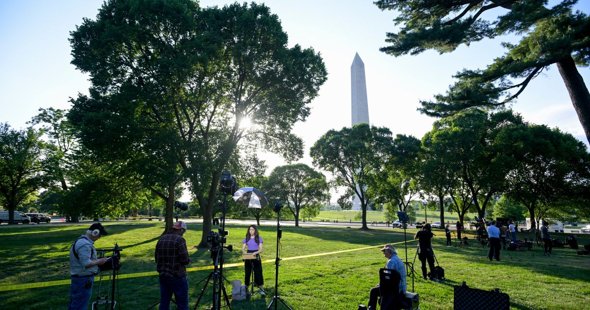 Shooting suspect made vulgar remark about White House after firing at officers, prosecutor says