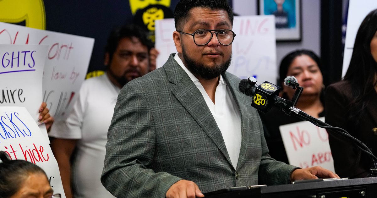 ICE pursuit in Houston that broke a man's leg targeted a suspect who died years ago, family says