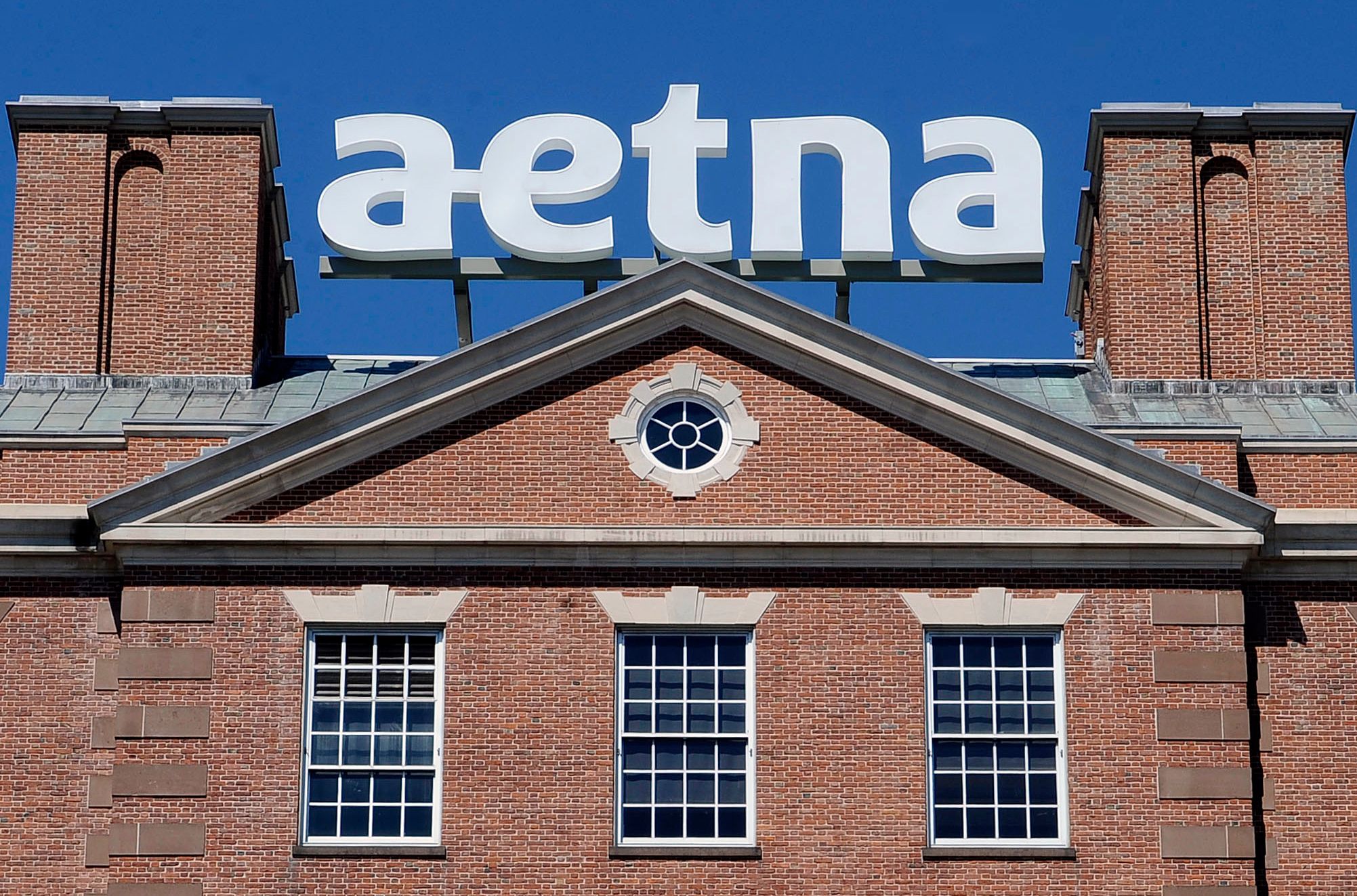 wral.com - Man with AR-style pistol arrested at Aetna's Connecticut headquarters without incident