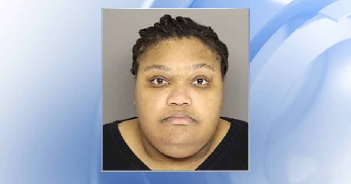 Moore County sheriff: Woman arrested after robbing bank in Seven Lakes