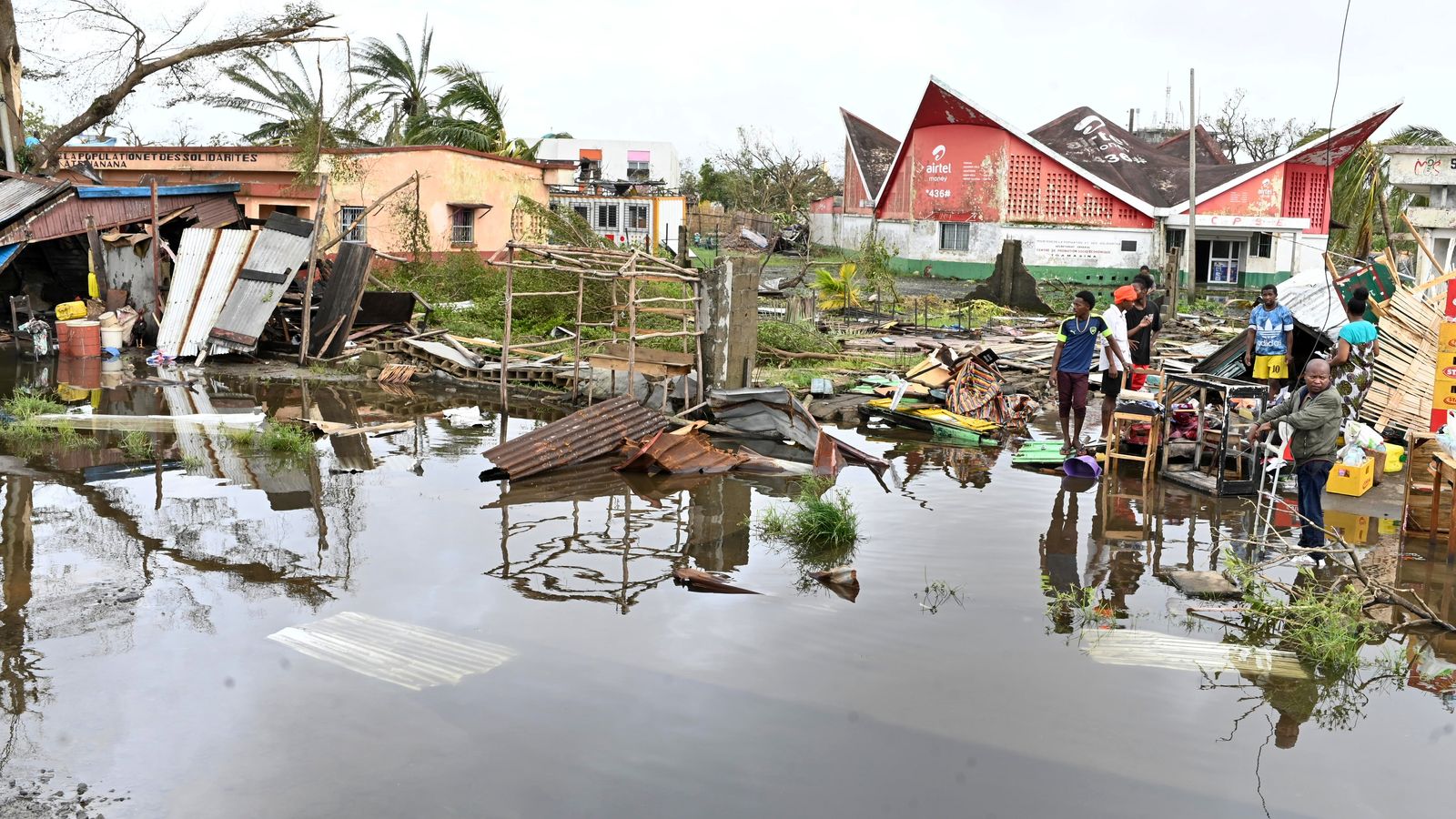 Death toll rises to 31 after Tropical Cyclone Gezani hits Madagascar and  crushes houses :: WRAL.com