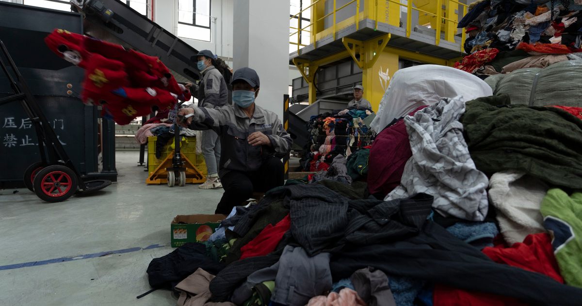 AI machine sorts clothes faster than humans to boost textile recycling in China