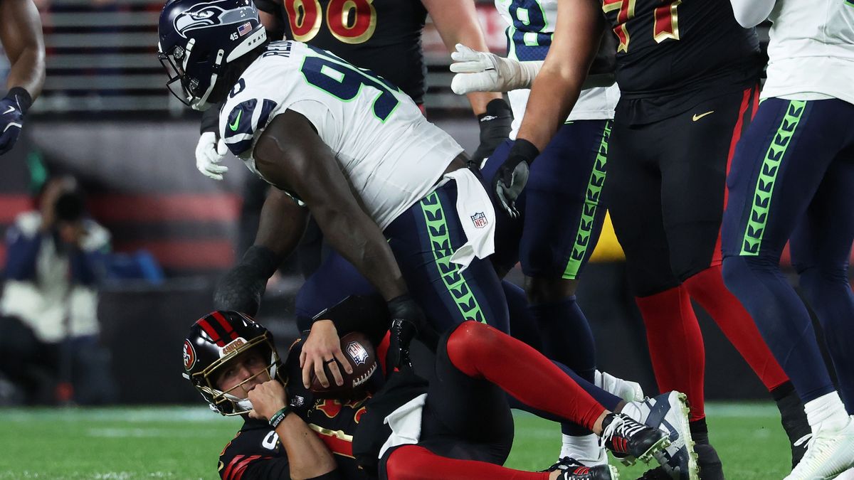 49ers' offense goes silent against Seahawks, costing them NFC's No. 1 seed  :: WRAL.com