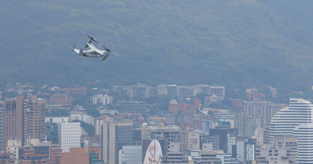 Marines conducts a rapid response exercise at the US Embassy in Venezuela's capital