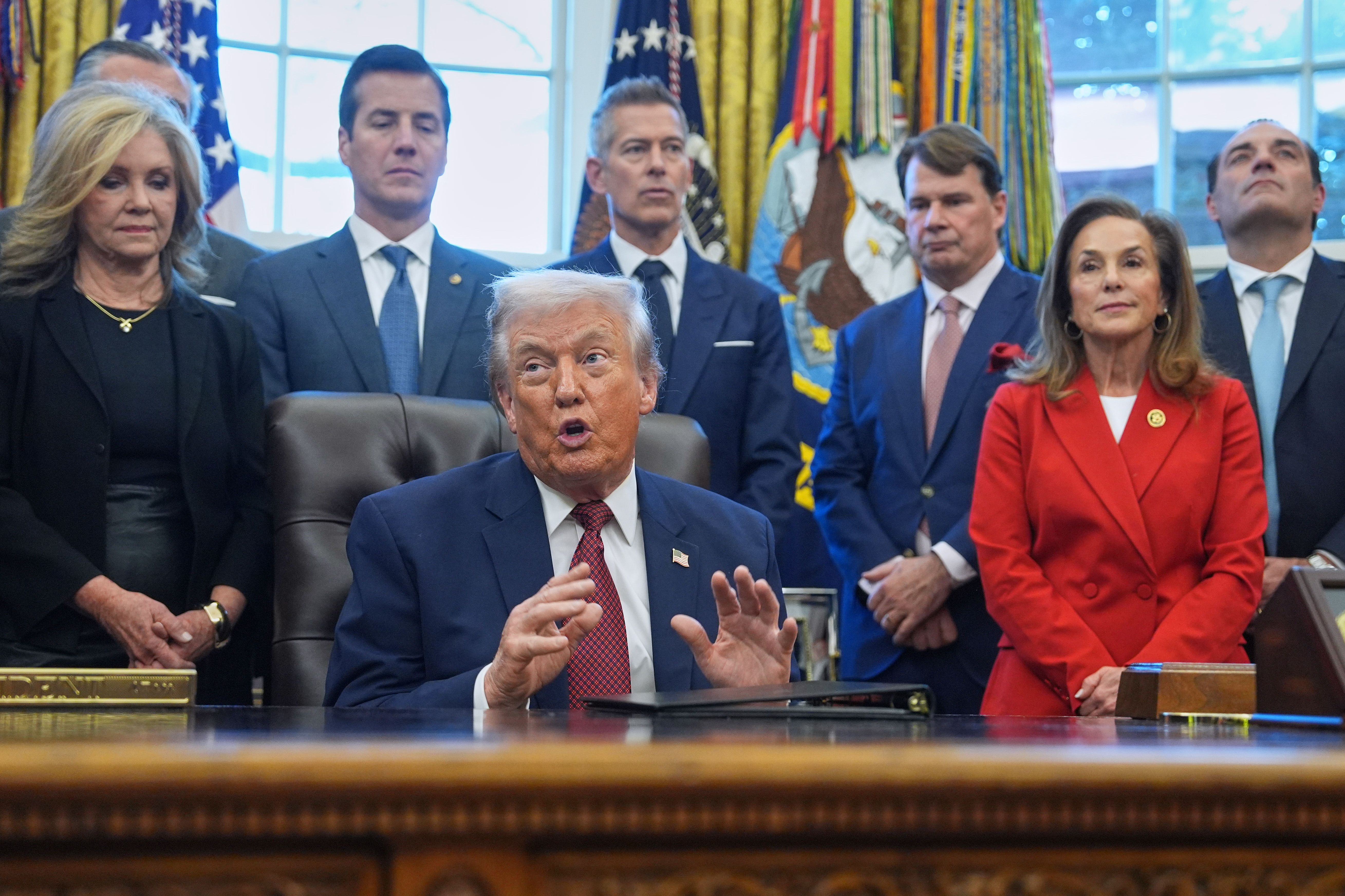 Trump administration set to roll out lower fuel economy standards for cars , light trucks