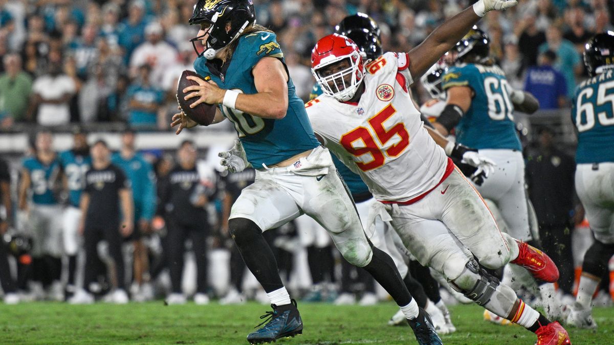 Mistake-prone Chiefs blame themselves for crushing loss at Jaguars ::  WRAL.com