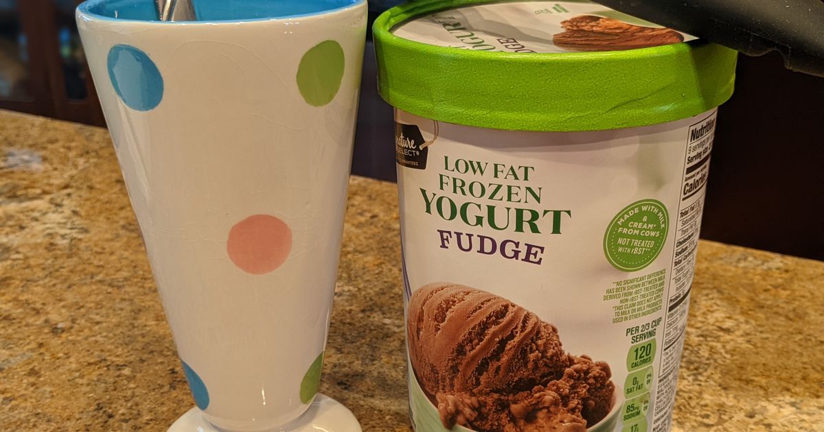 List of deals for National Frozen Yogurt Day 2026 on Friday, Feb. 6