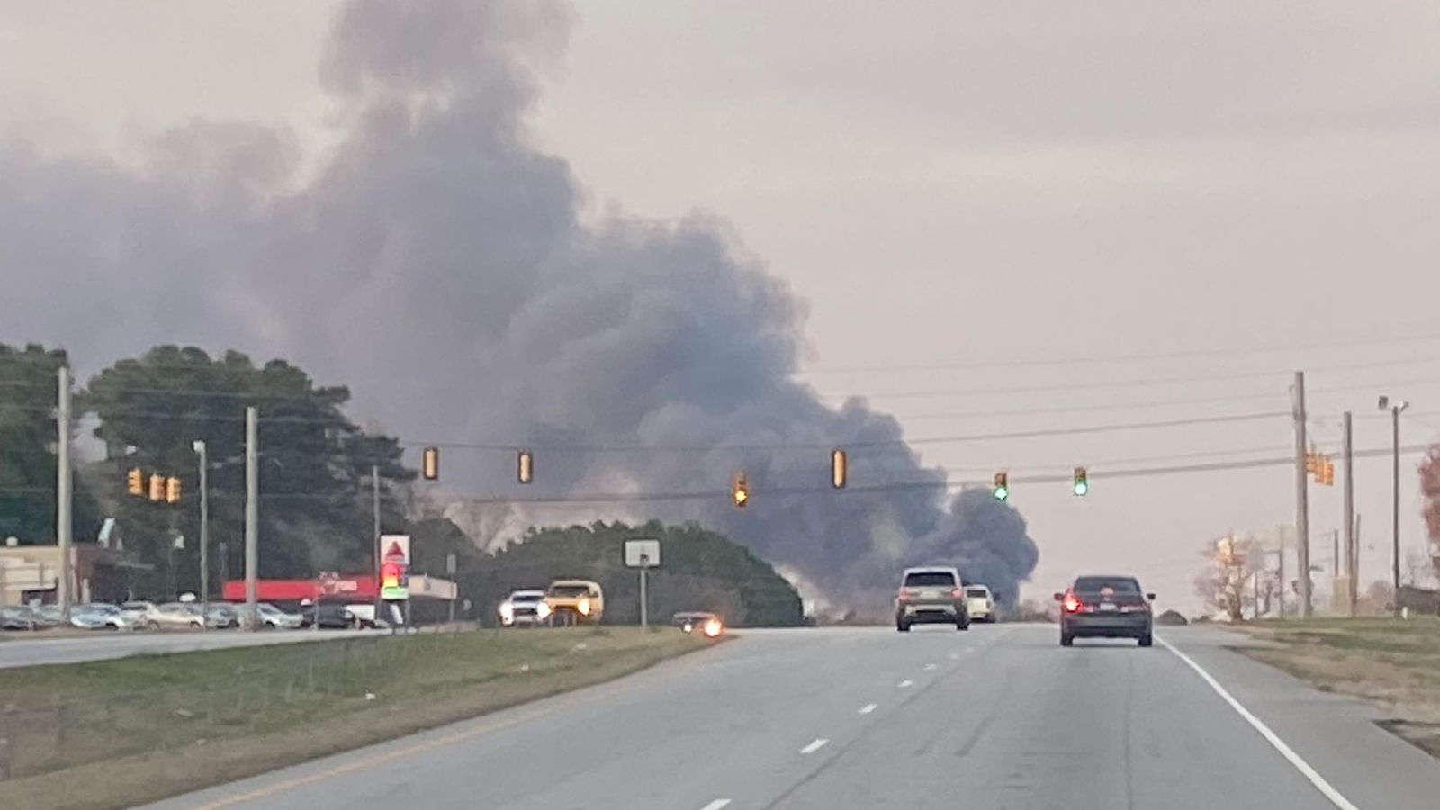 Fire breaks out at auto recycling yard in Franklinton, part of US-1 closed