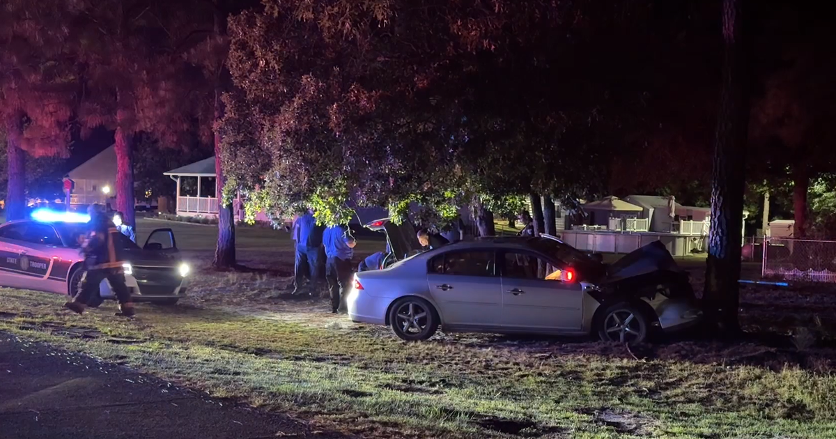 High-speed chase ends after suspects crashed into a tree in Cumberland ...