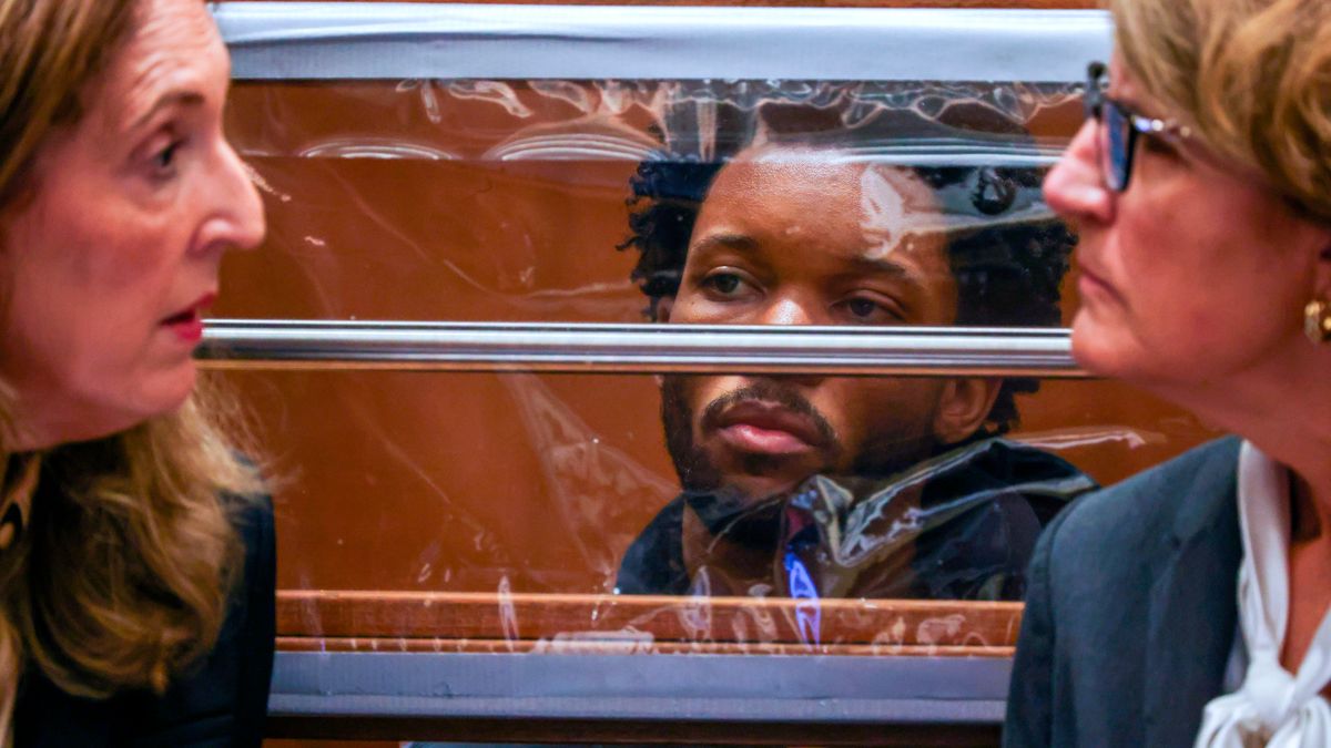 David Anthony Burke, whose stage name is D4vd, is arraigned Monday, April 20, 2026, in Los Angeles on charges of killing a 14-year-old girl whose dismembered body was found in his car. (Ted Soqui/Pool Photo via AP)
