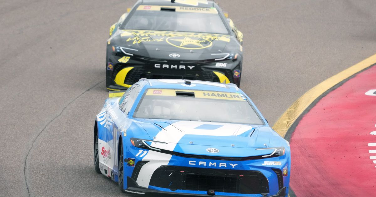 Reddick wins in Phoenix as NASCAR Cup Series championship tightens after miserable day for Larson