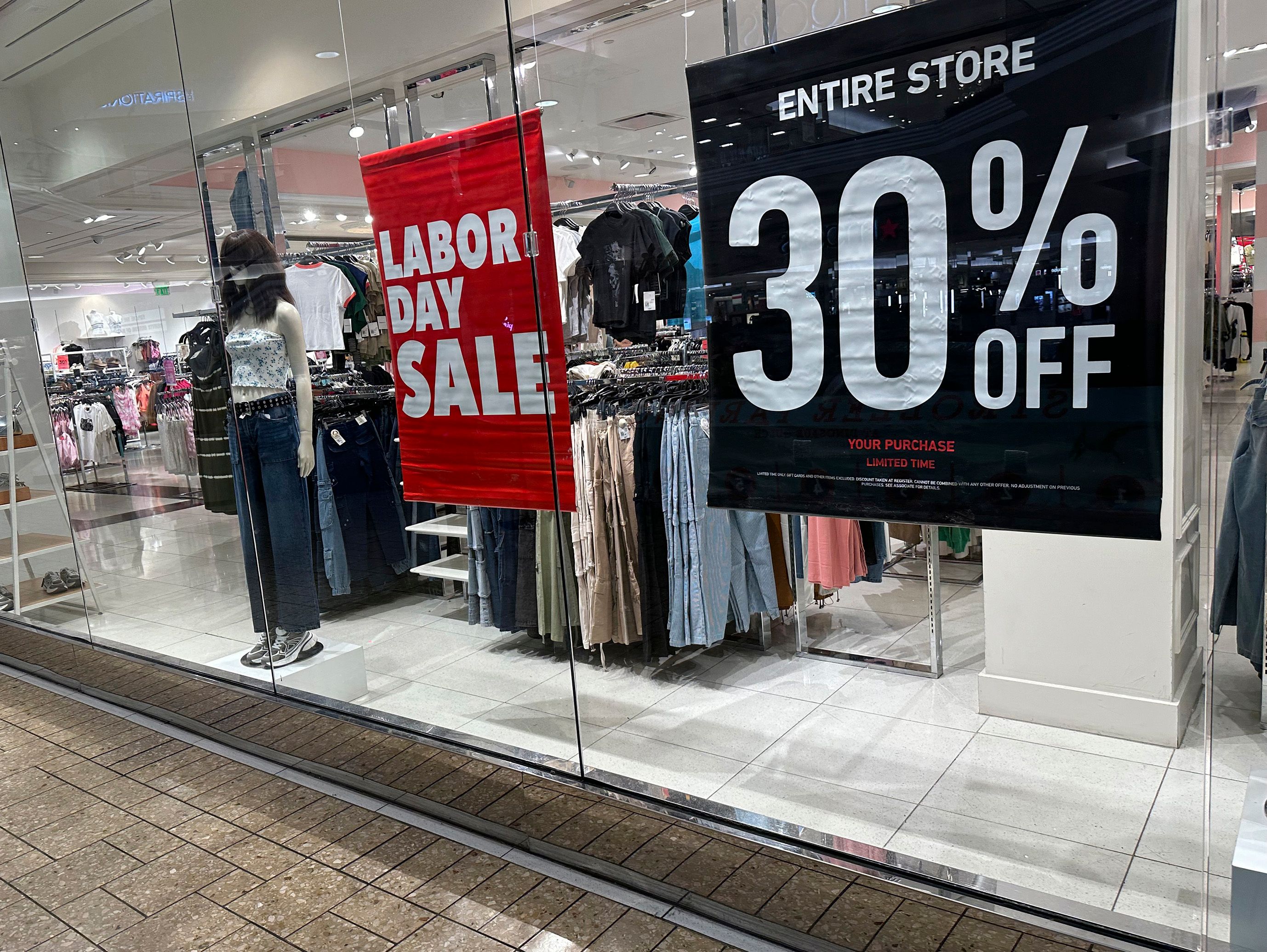 wral.com - The Associated Press - What's open on Labor Day? Most retailers. Closed? Government, banks and the stock market.