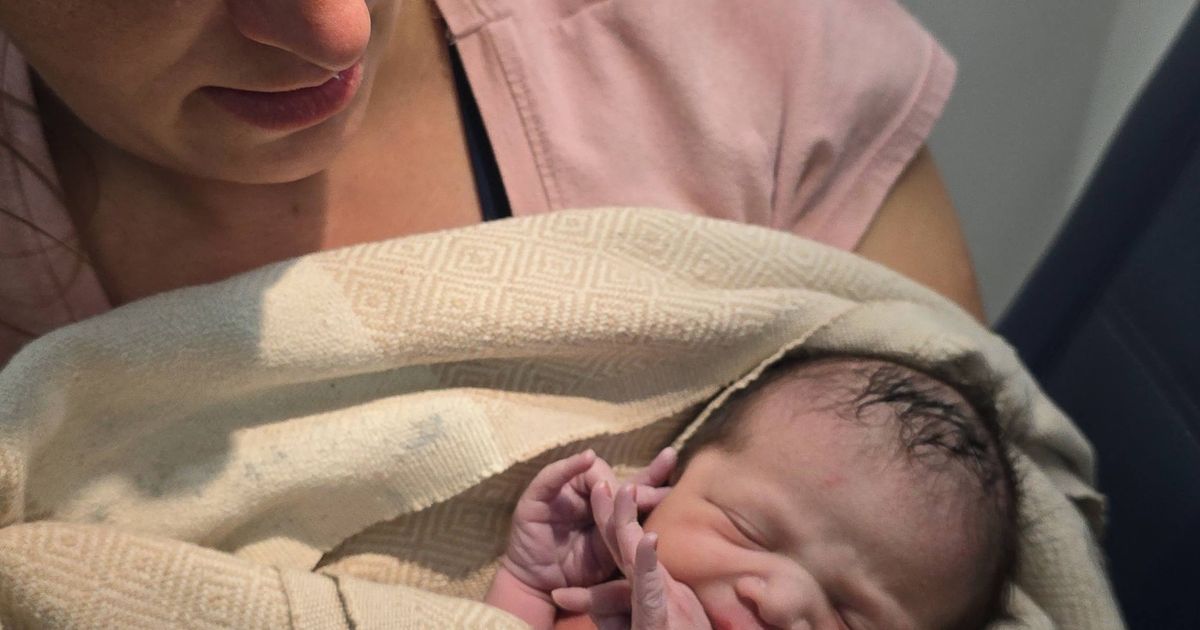 Baby on board: Paramedics help passenger give birth just before Delta flight lands