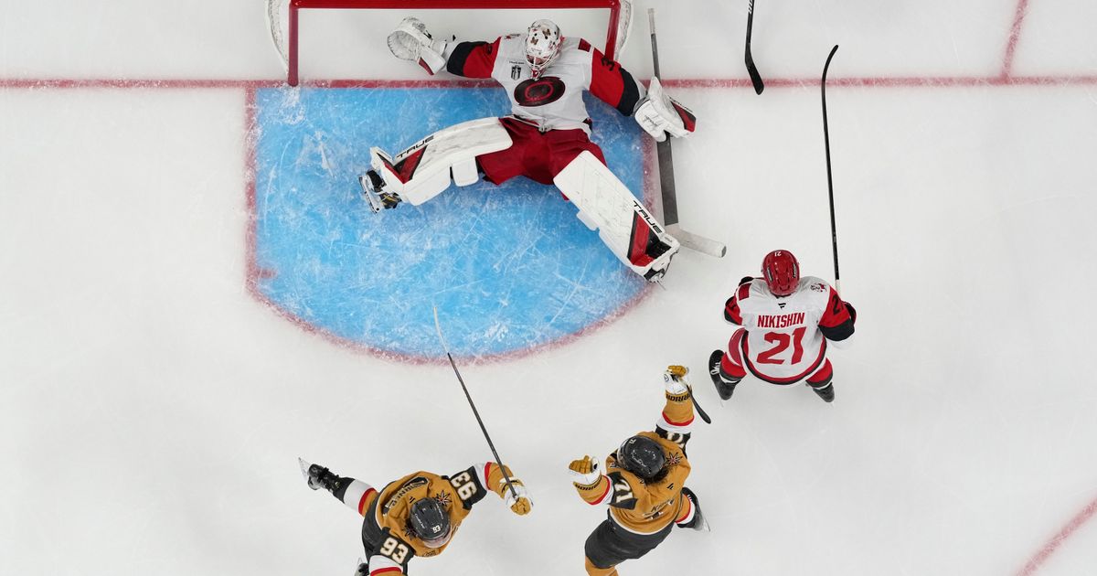 Brind'Amour picks goalie for Game 4, but he's not letting anyone know if it's Andersen or Bussi