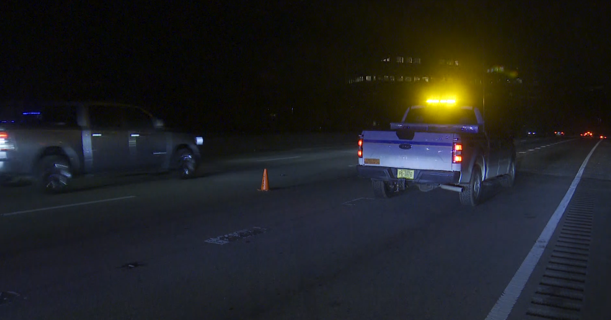 Large pothole on I-440 in Raleigh damages 10 cars, closes lanes