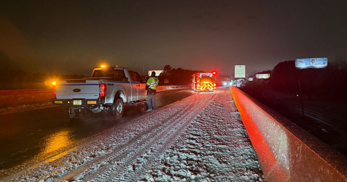 Tractor-trailer crash shuts down I-95 in Johnston County