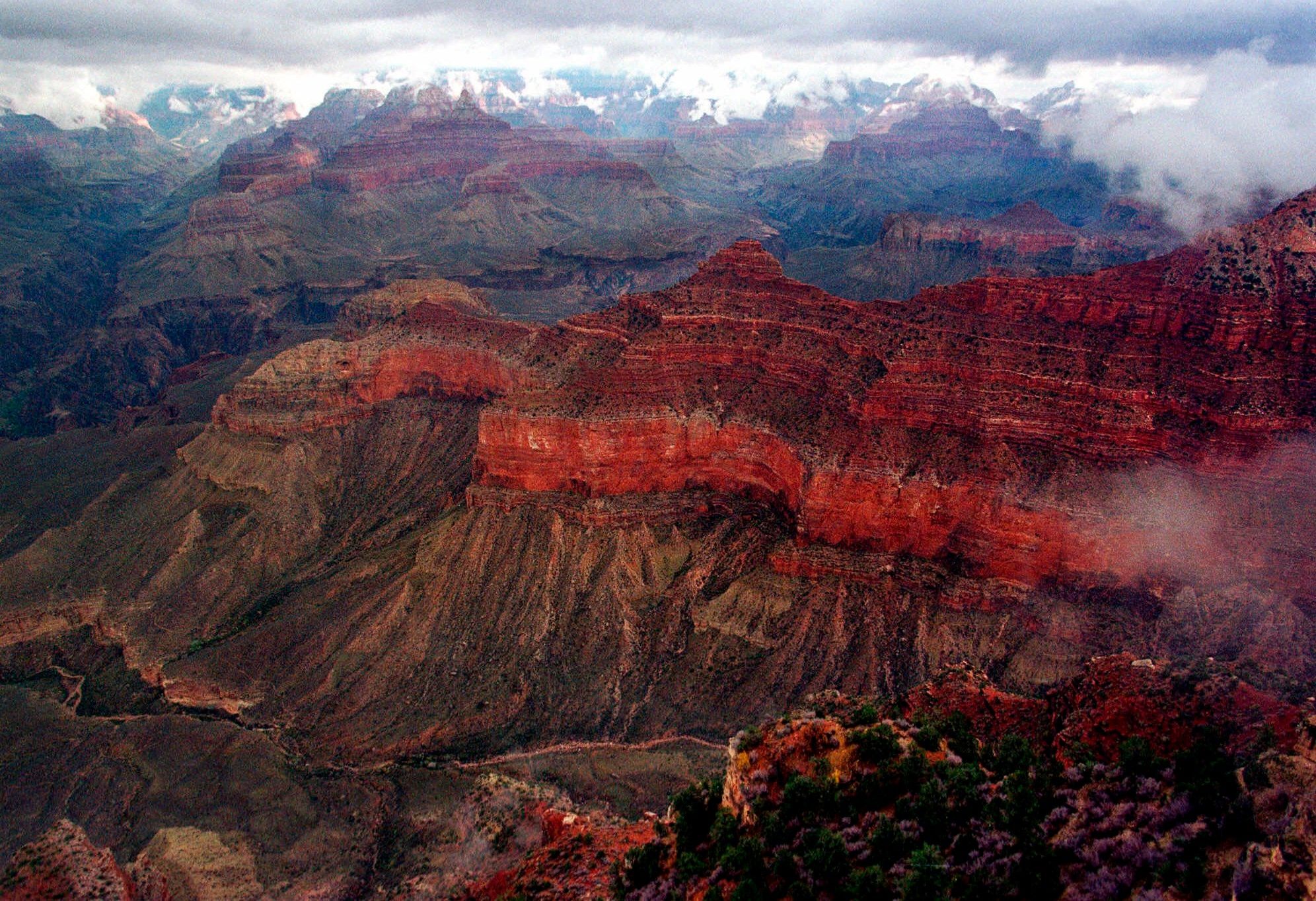 3 hikers die of suspected heat - related illness during rising temperatures at Grand Canyon